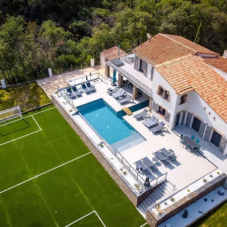 Mas Sureda Campo Da Calcio&piscine Intest Villa