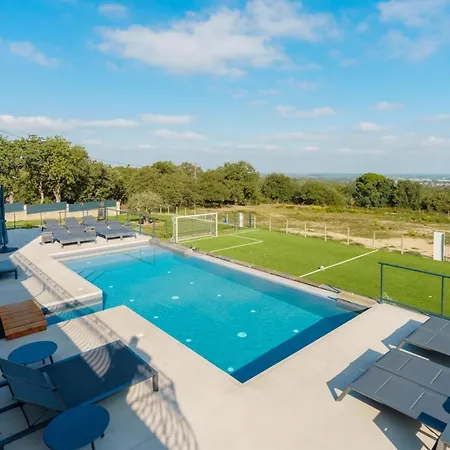 Mas Sureda Campo Da Calcio&piscine Intest